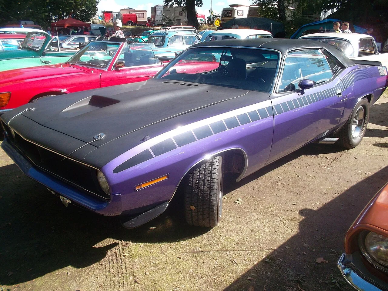 Plymouth Barracuda, side