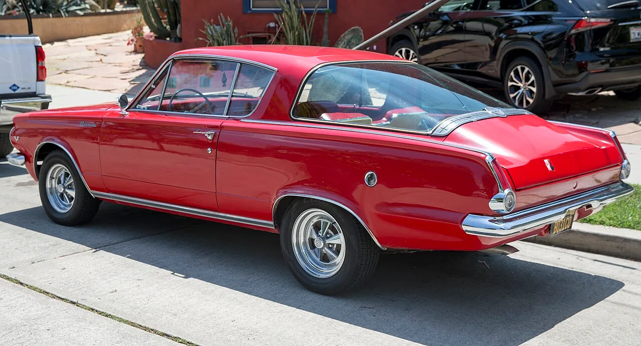 Plymouth Barracuda, rear