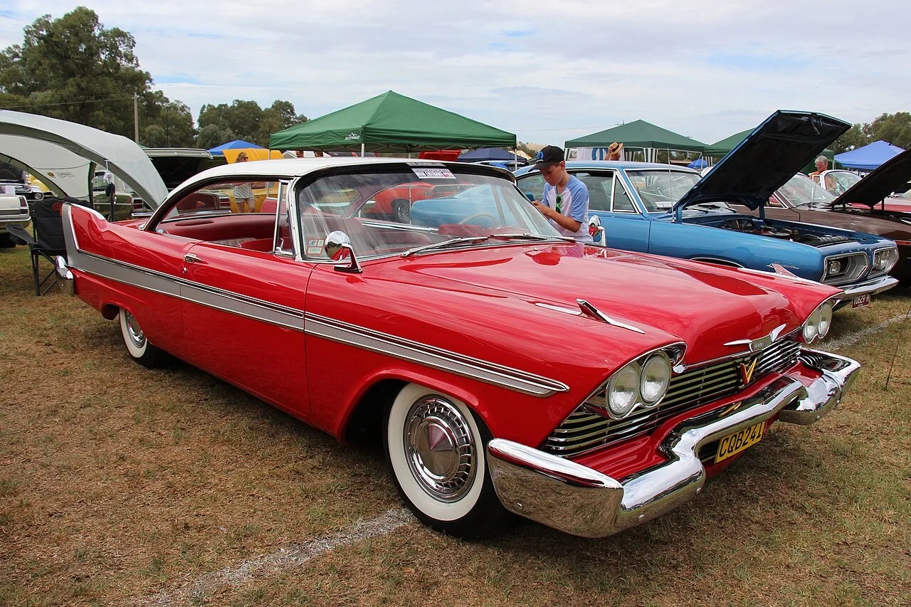 Plymouth Belvedere, side