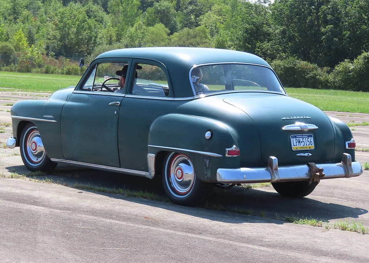 Plymouth Cranbrook, rear