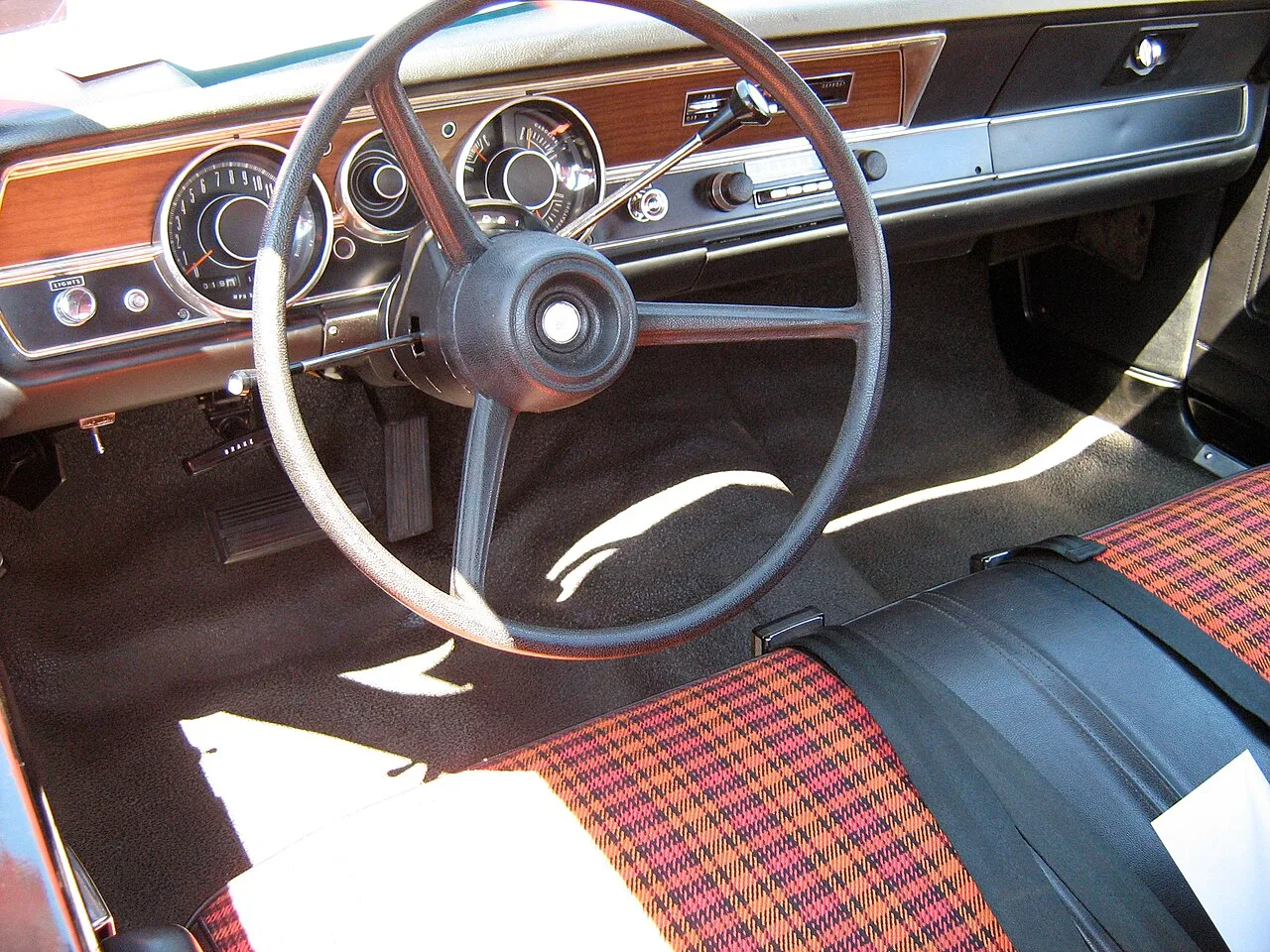Plymouth Duster, interior