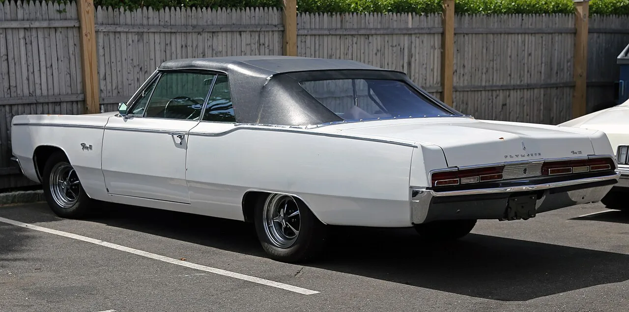 Plymouth Fury, rear