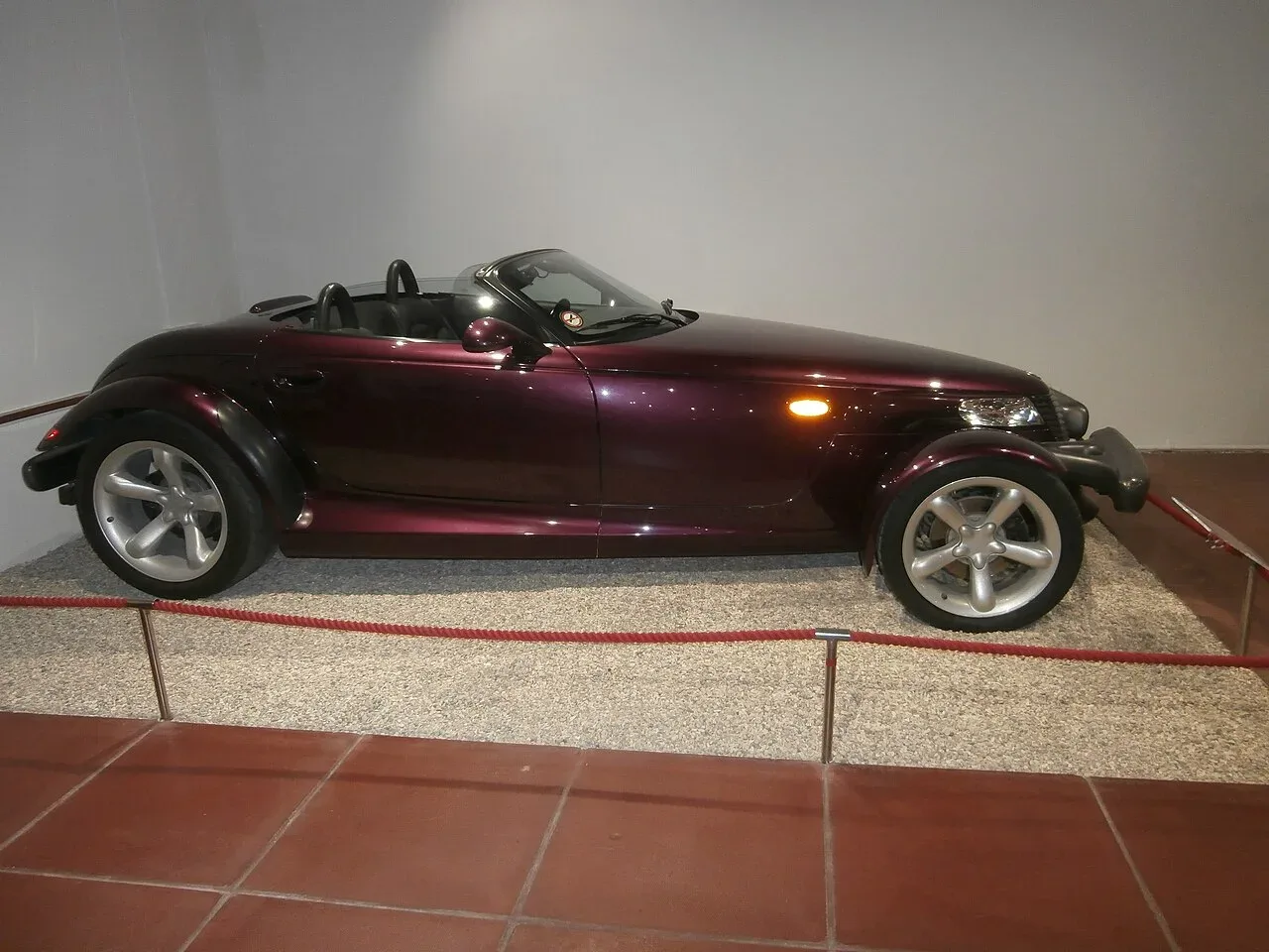 Plymouth Prowler, side