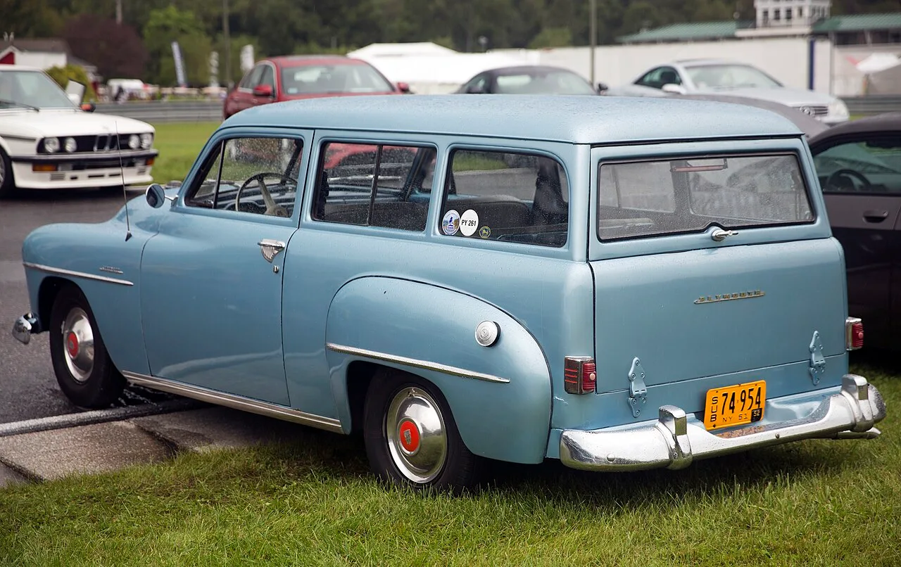 Plymouth Suburban, rear