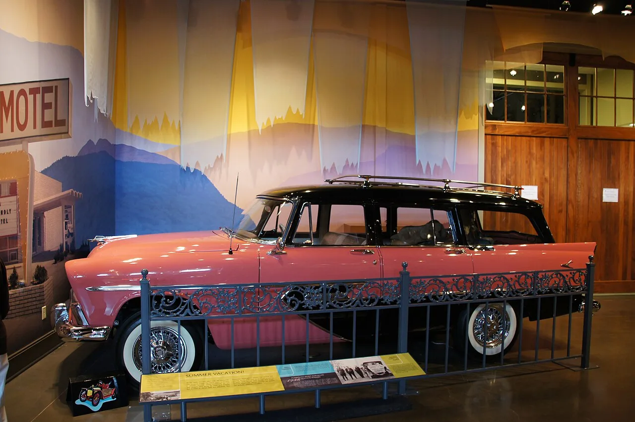 Plymouth Suburban, rear