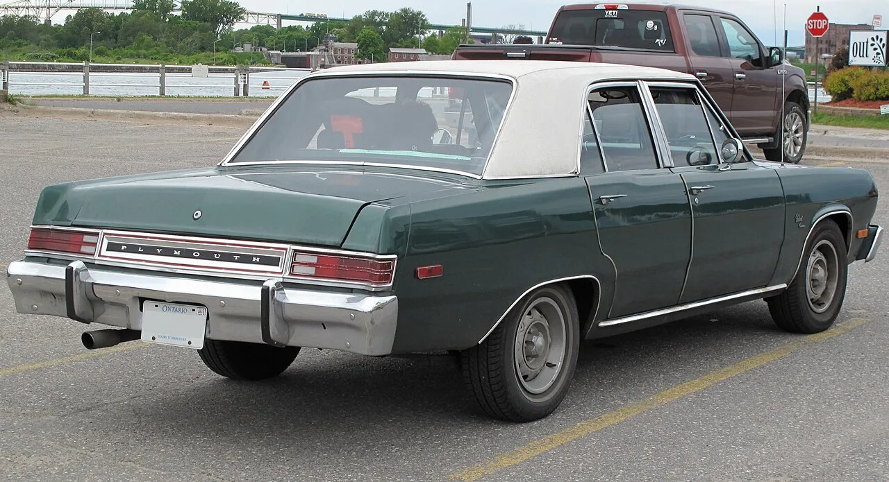 Plymouth Valiant, rear