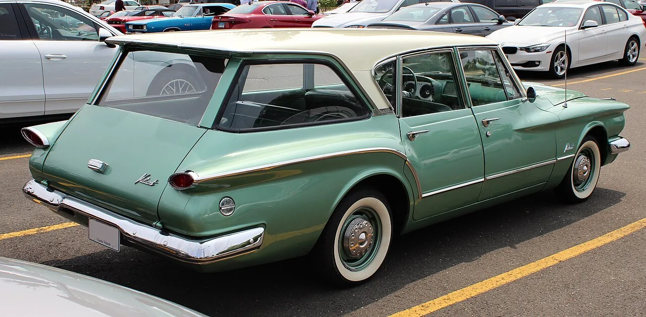 Plymouth Valiant, rear