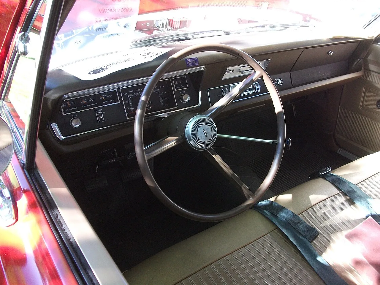 Plymouth Valiant, interior