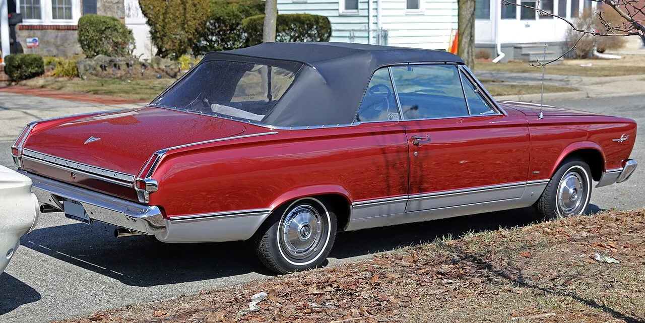 Plymouth Valiant, rear