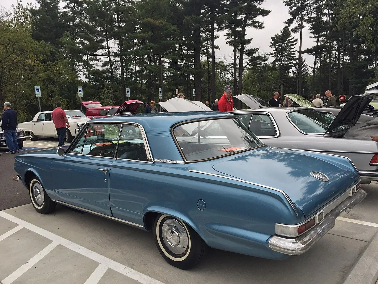 Plymouth Valiant, side