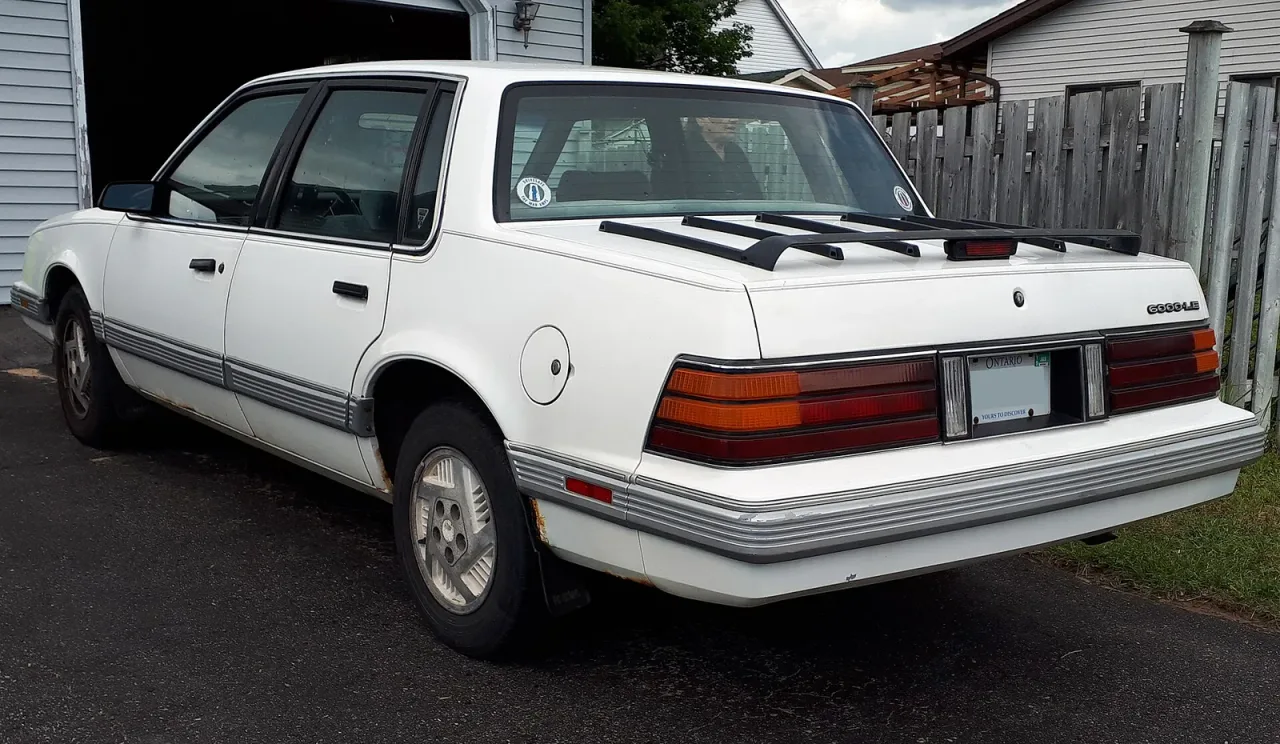 Pontiac 6000, rear
