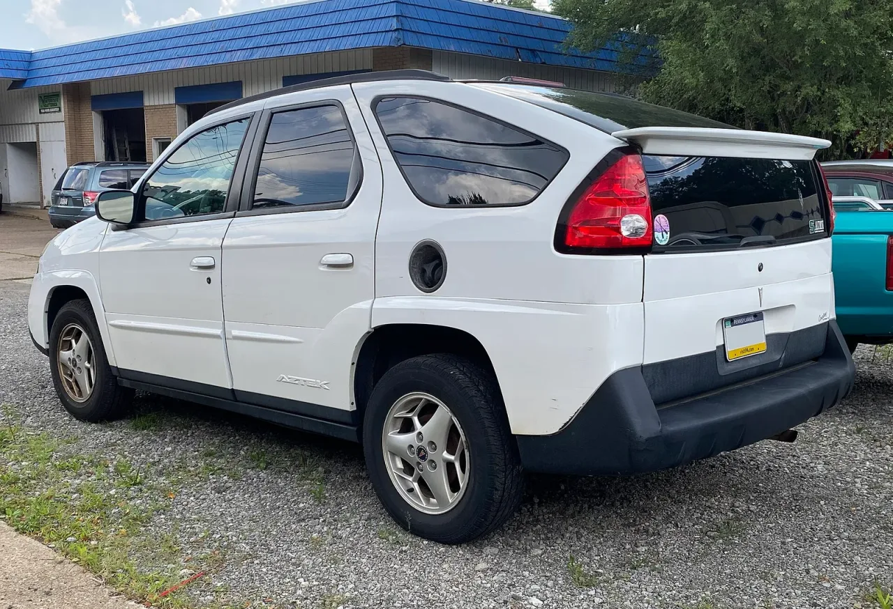Pontiac Aztek, rear