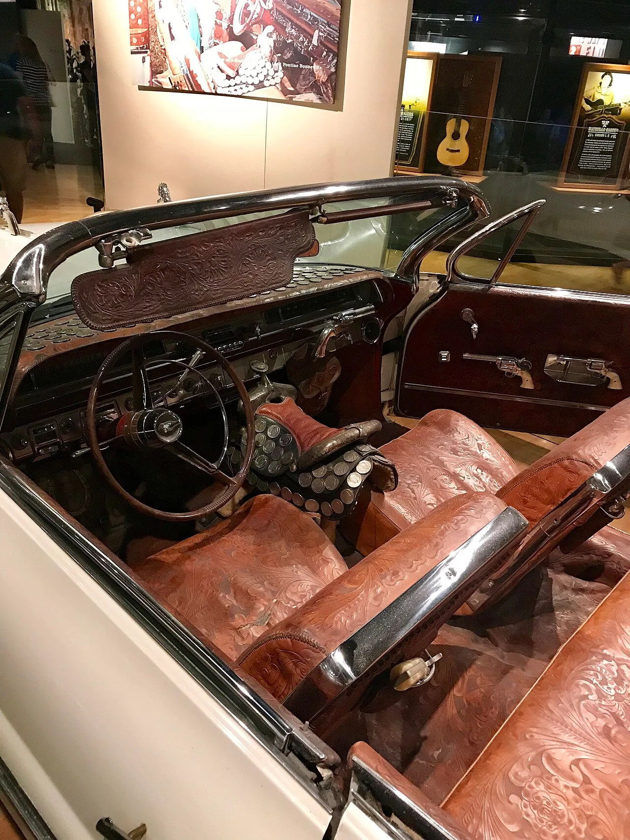 Pontiac Bonneville, interior