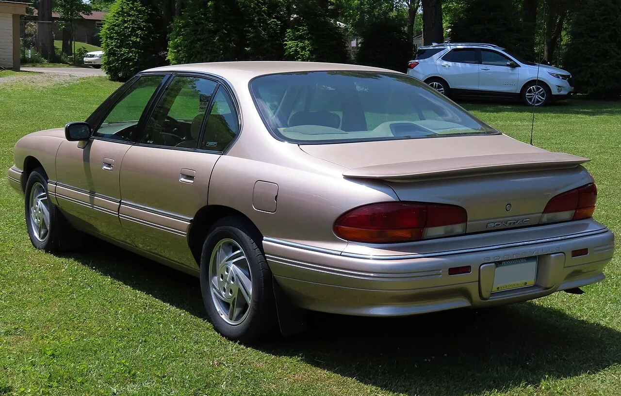 Pontiac Bonneville, rear