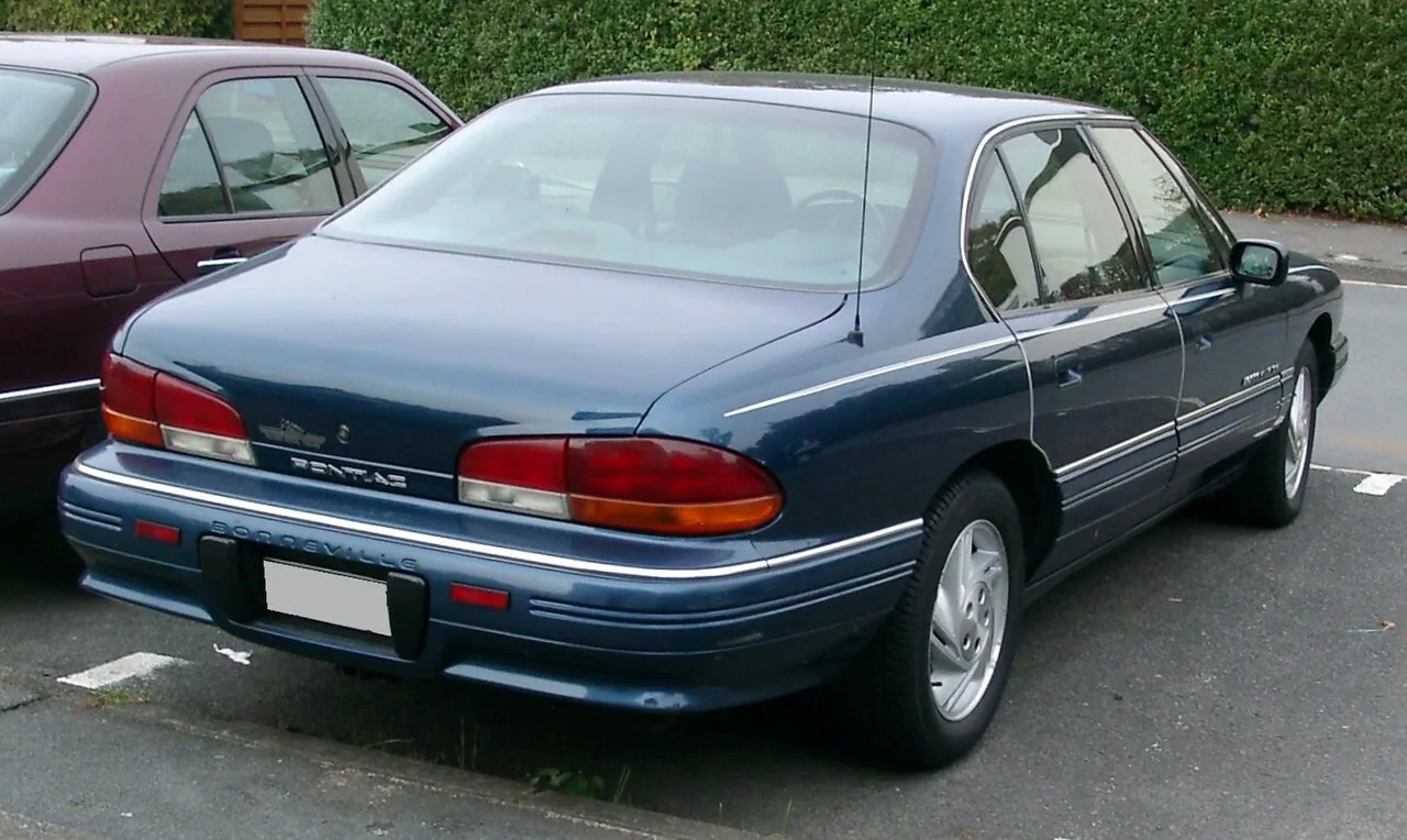 Pontiac Bonneville, rear
