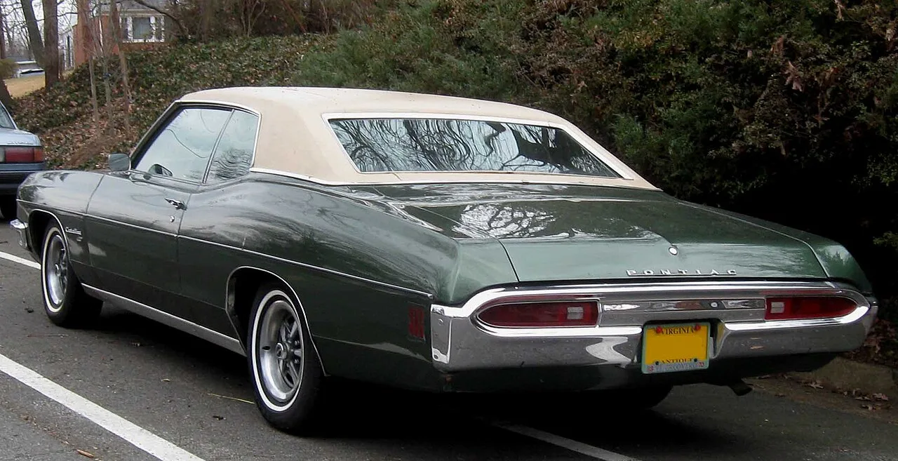 Pontiac Catalina, rear