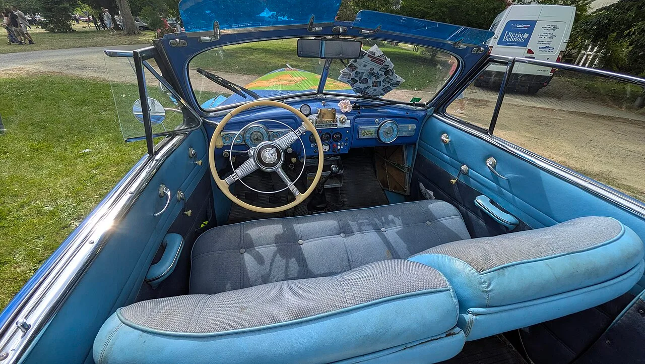 Pontiac Chieftain, interior