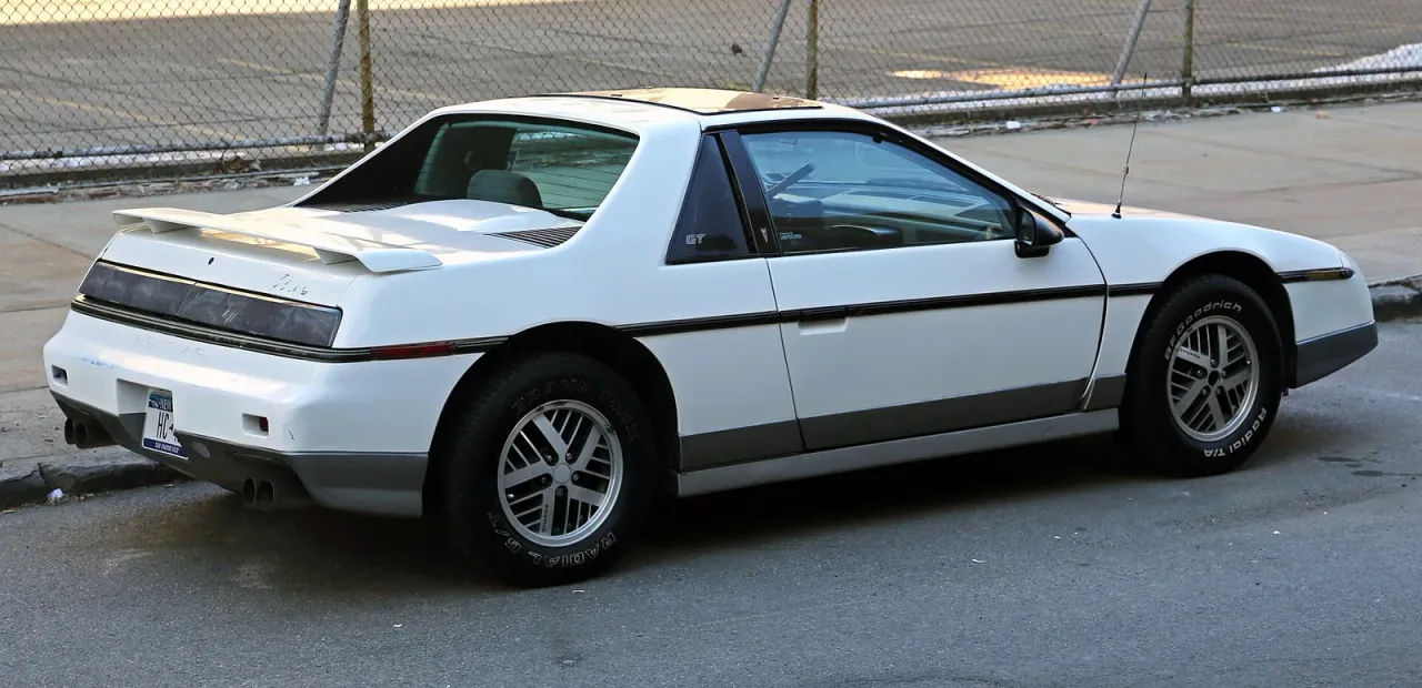 Pontiac Fiero, rear