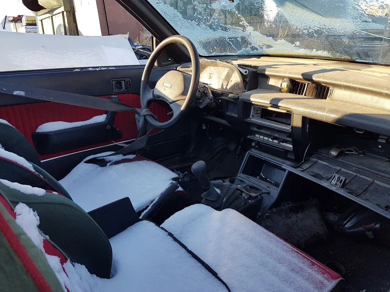 Pontiac Firefly, interior