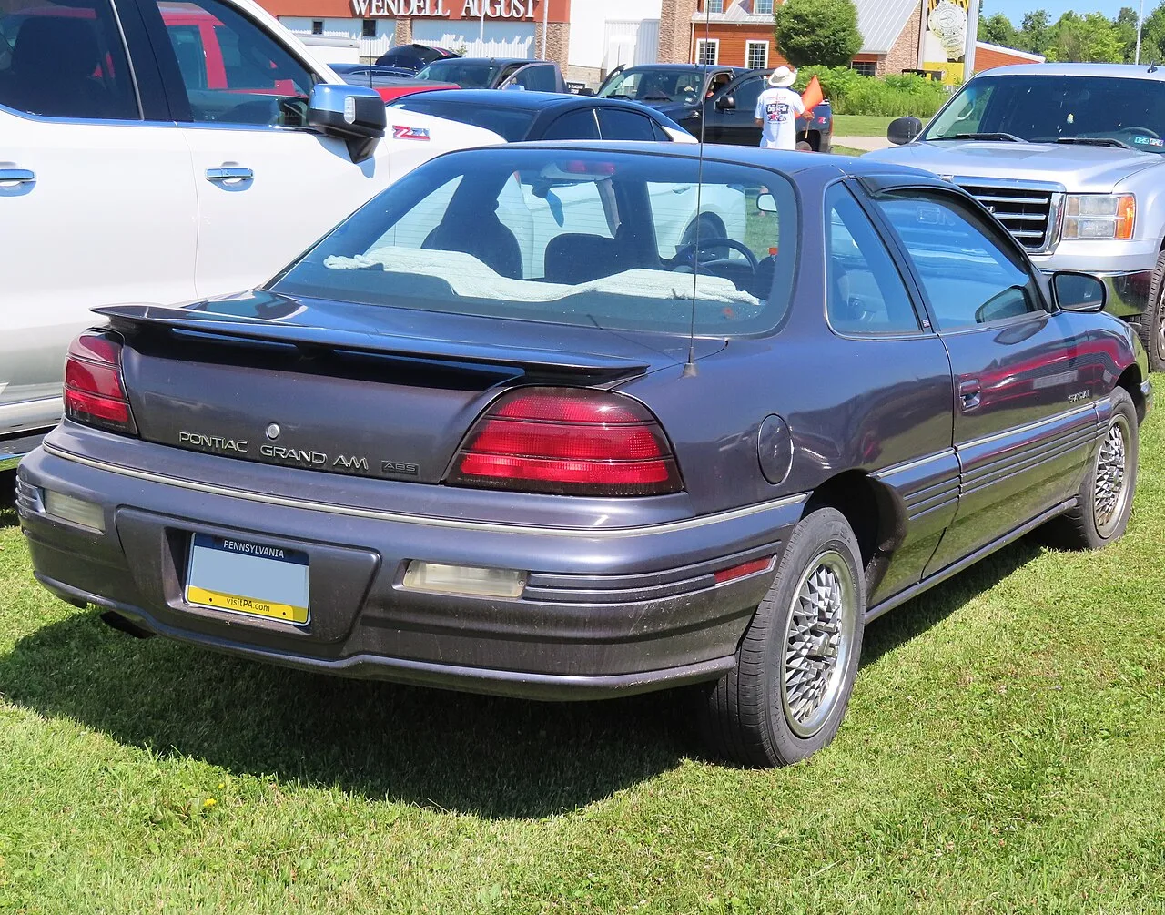 Pontiac Grand Am, rear