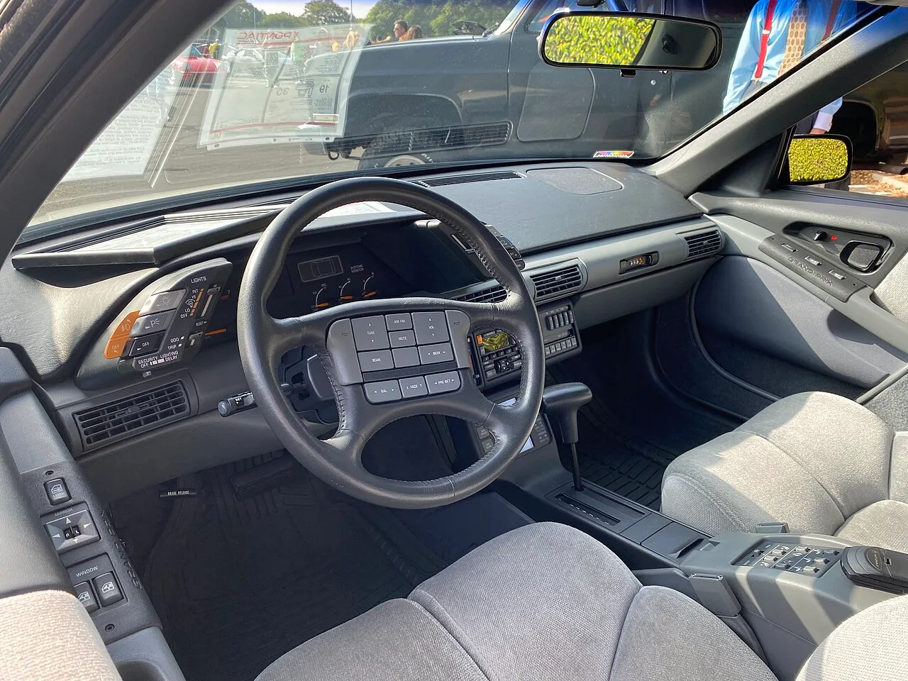 Pontiac Grand Prix, interior