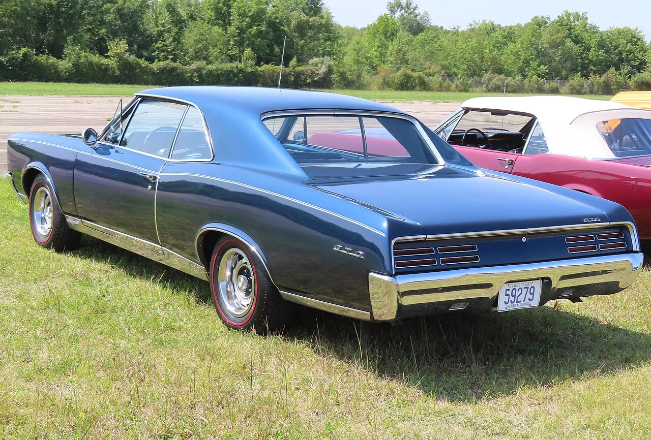 Pontiac GTO, rear