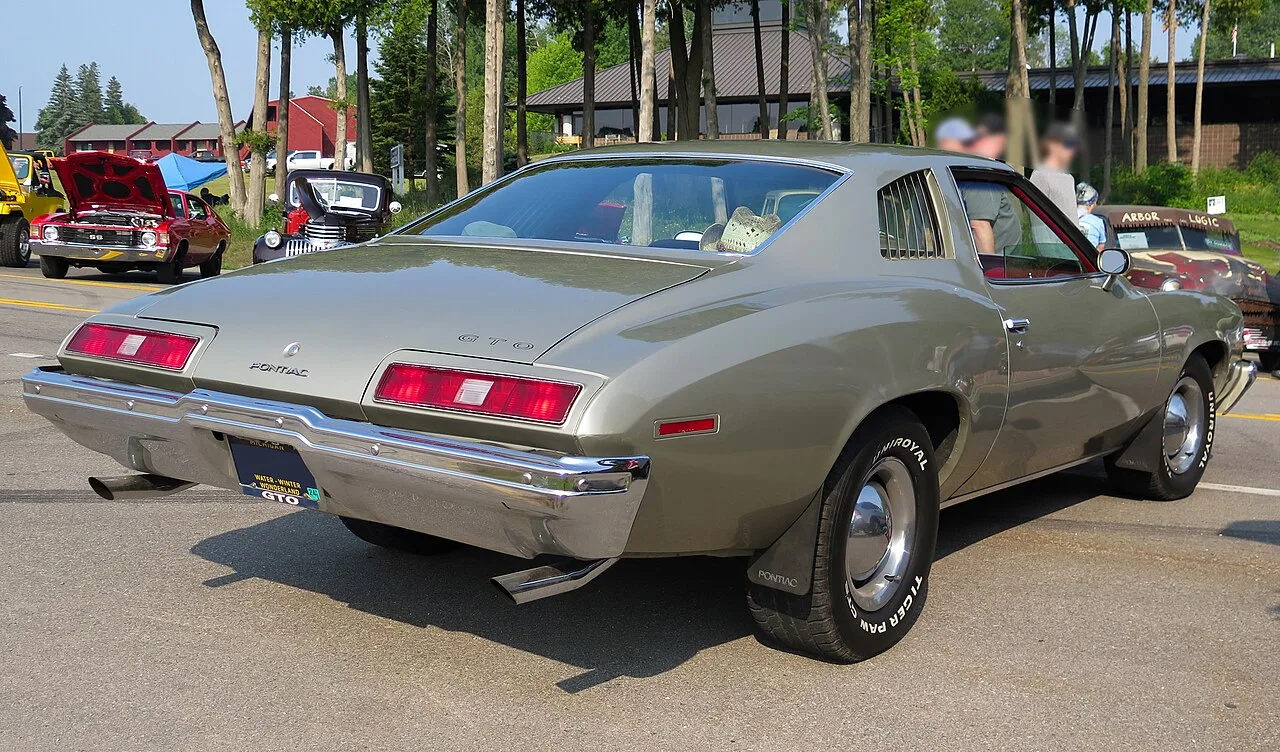 Pontiac Lemans, rear