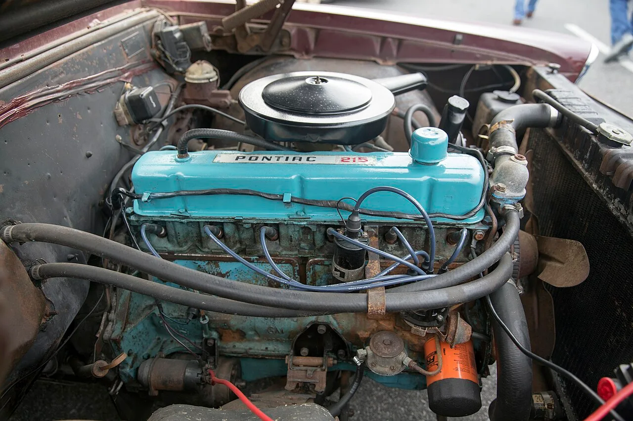 Pontiac Lemans, side