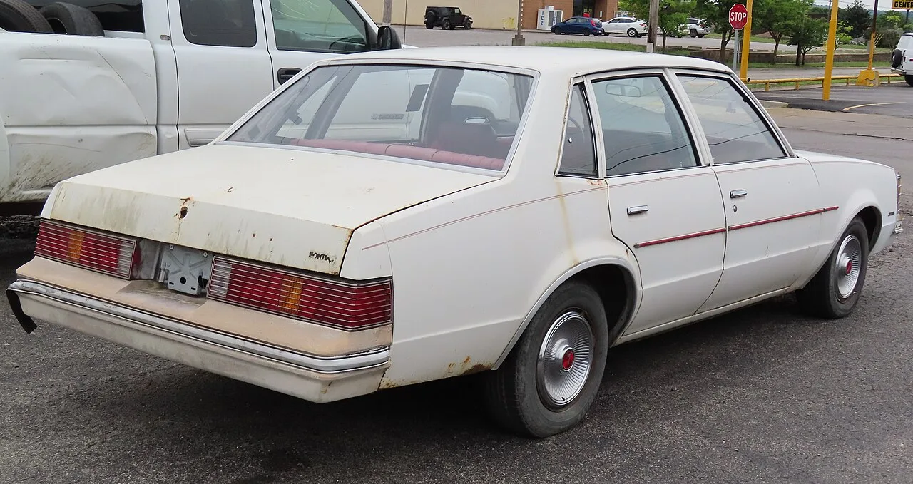 Pontiac Lemans, rear