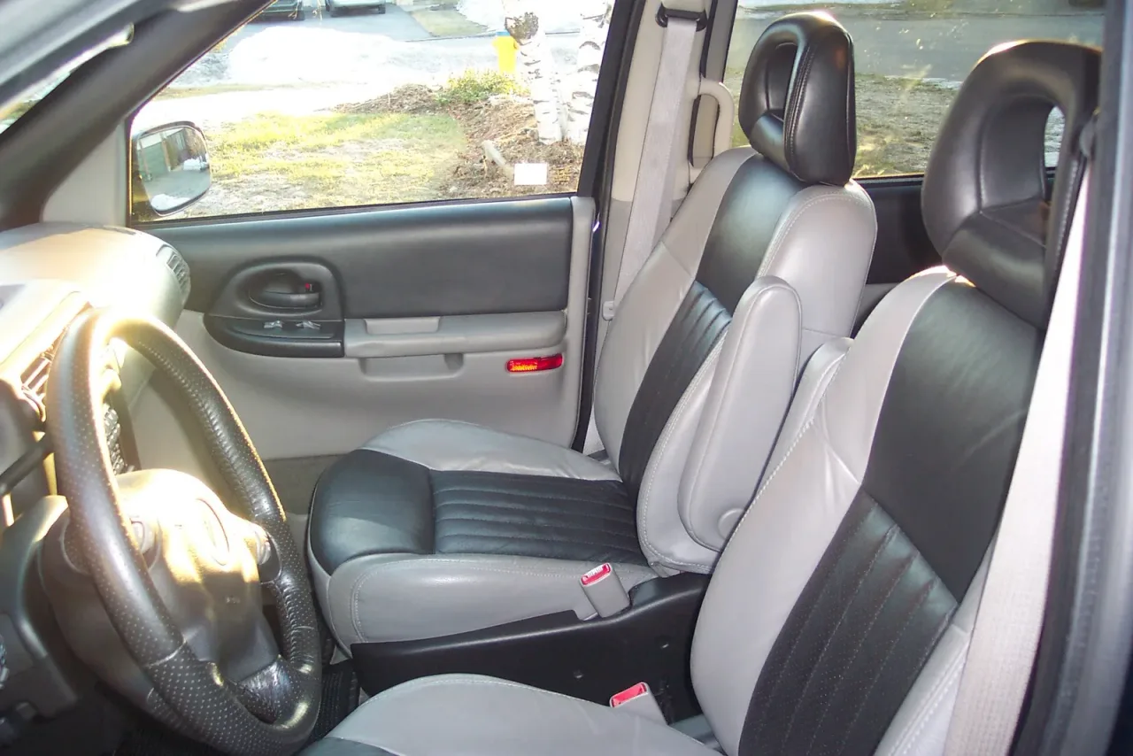 Pontiac Montana, interior