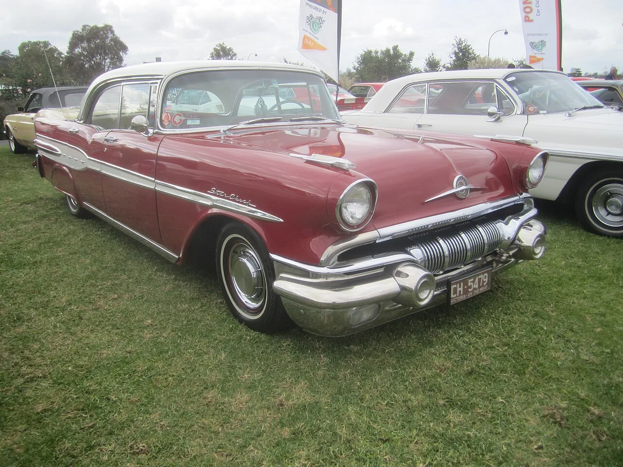 Pontiac Star Chief, side