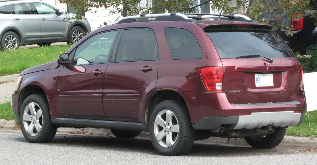 Pontiac Torrent, rear