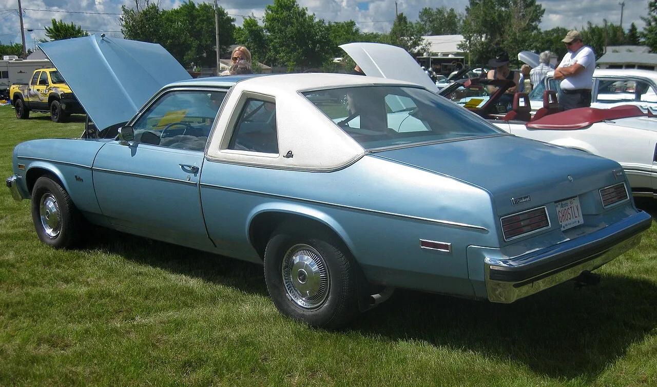 Pontiac Ventura, rear