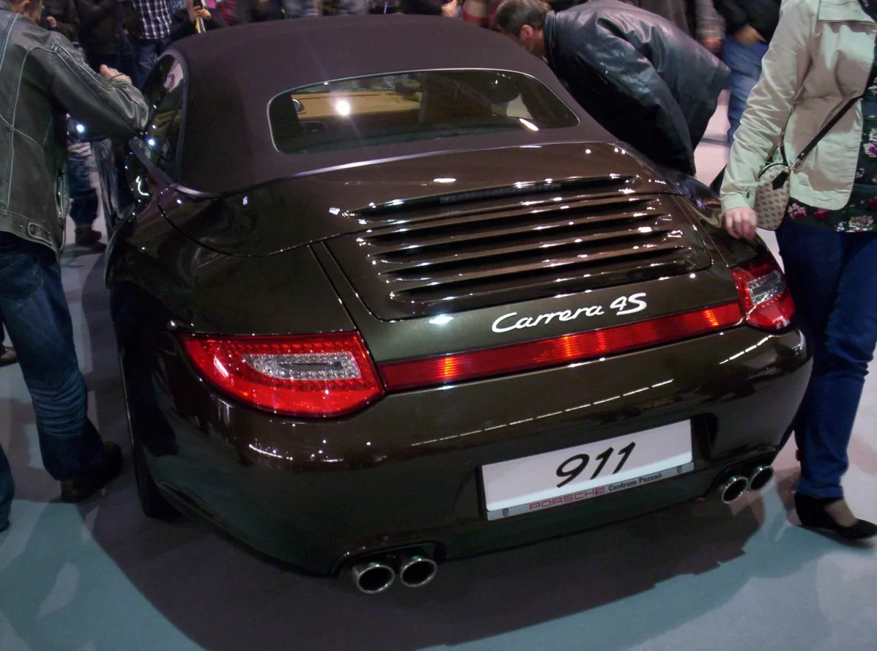 Porsche 911, rear