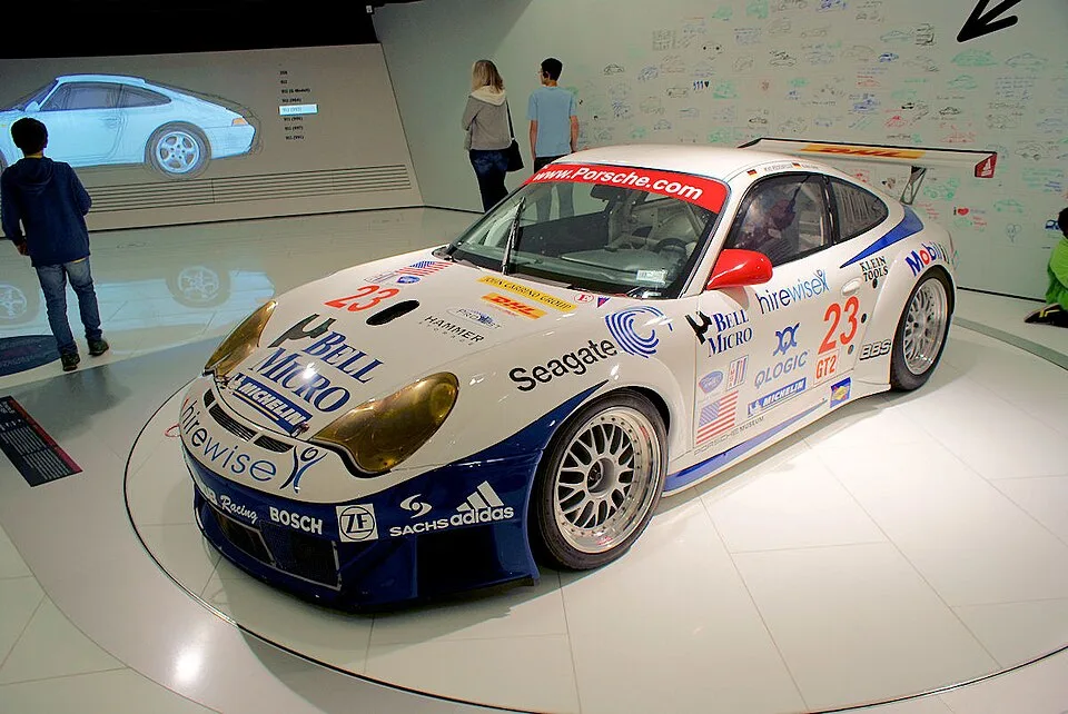 Porsche 911 GT3, side