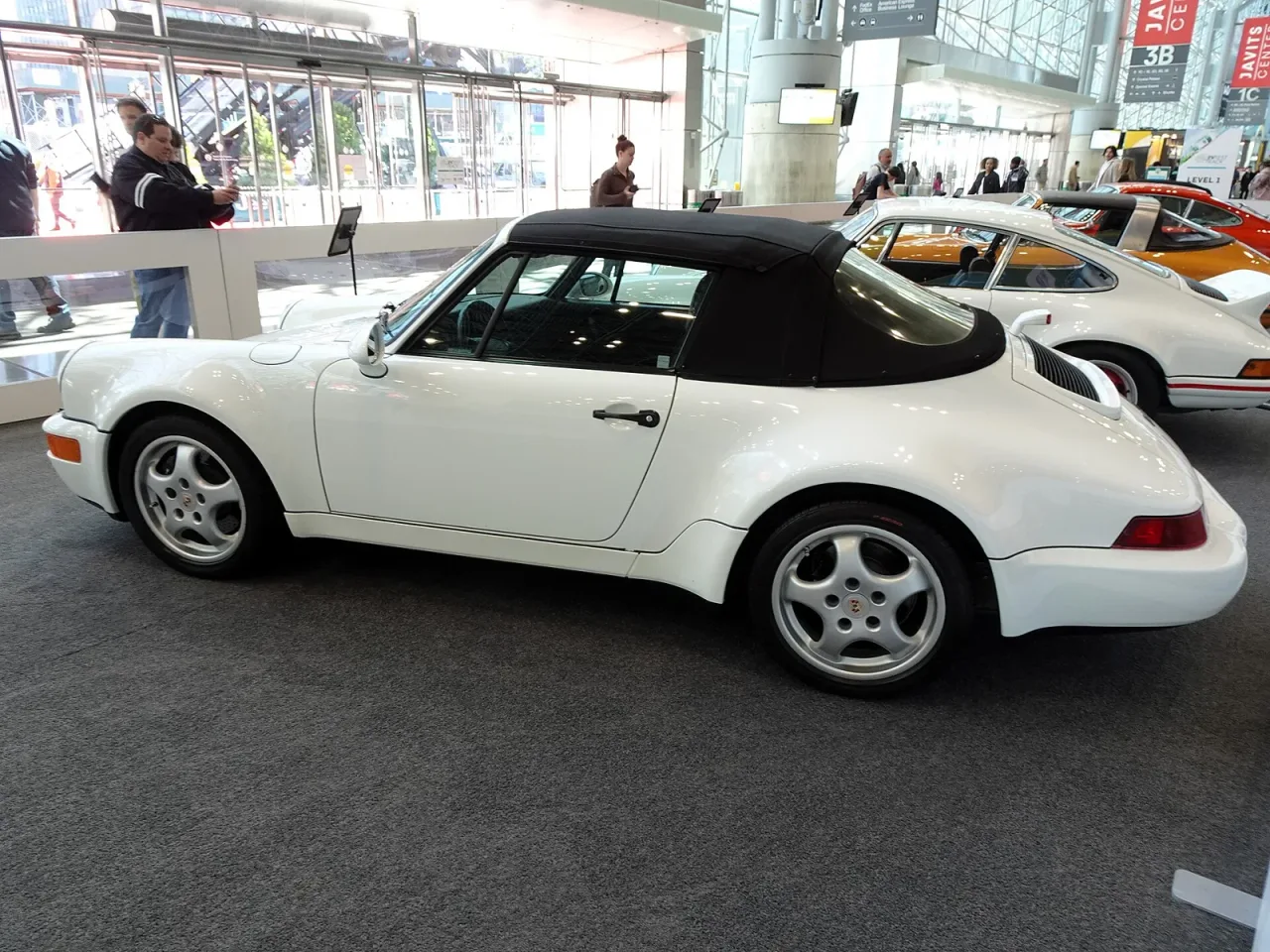 Porsche 911, side