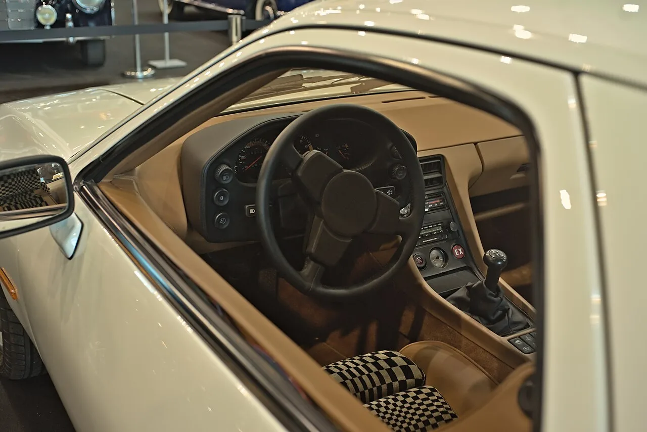 Porsche 928 first generation, 4.5/4.7 and 5.0 S, interior