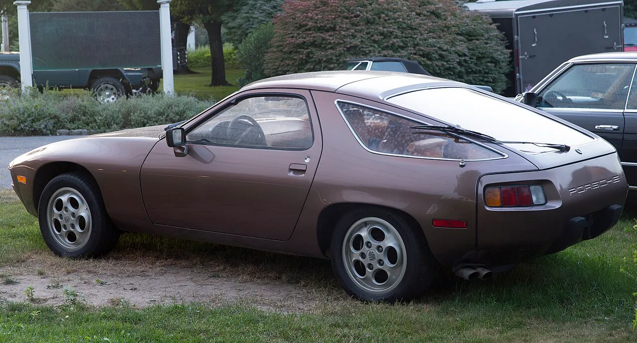 Porsche 928 first generation, 4.5/4.7 and 5.0 S, rear