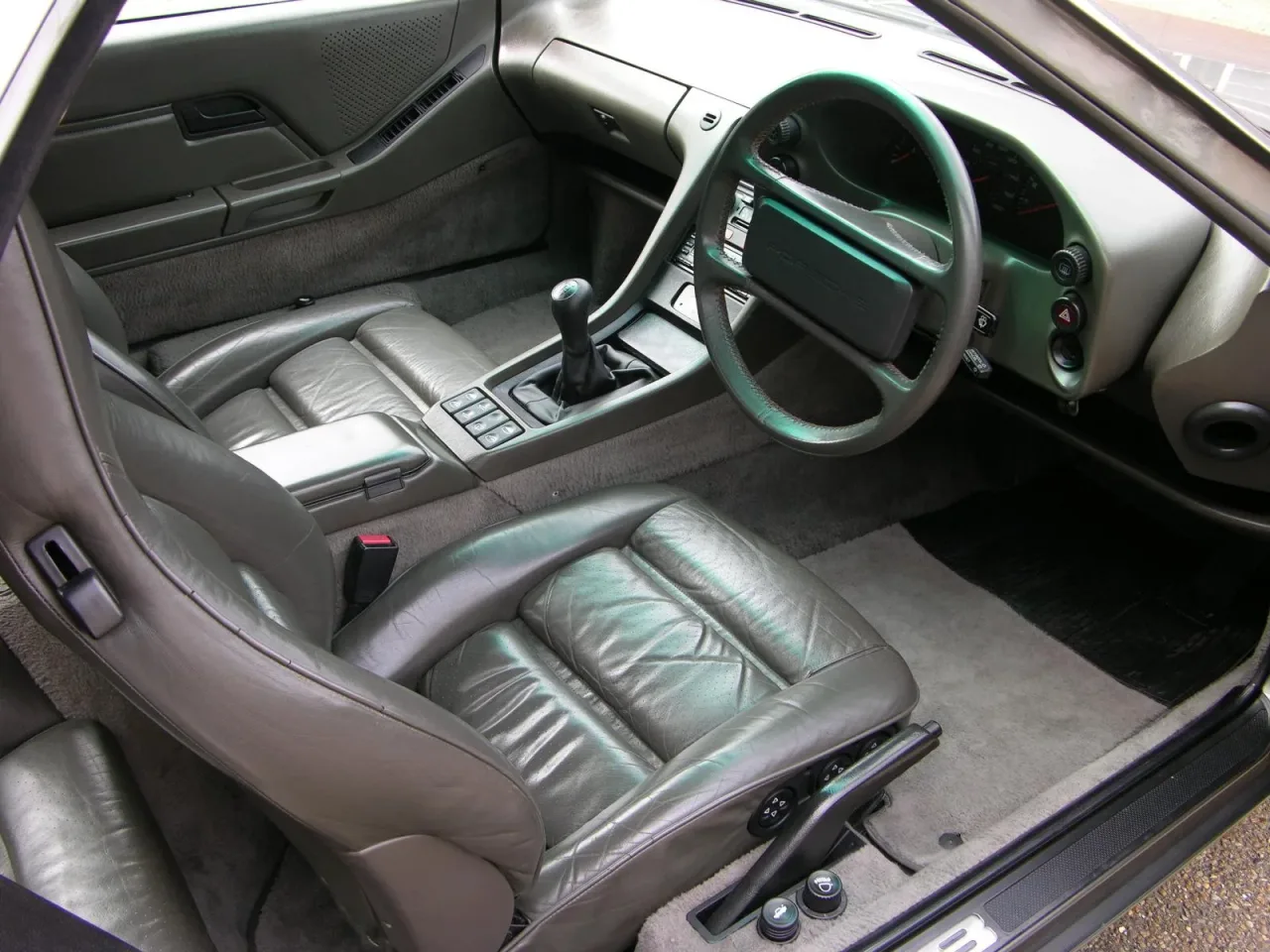 Porsche 928, interior