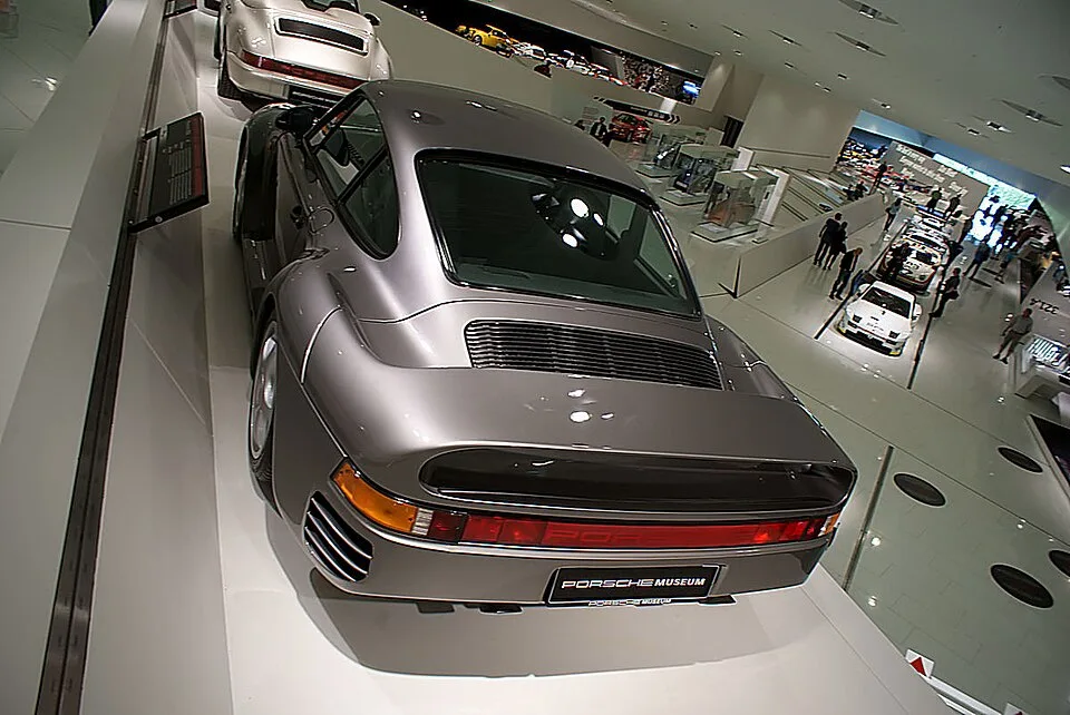 Porsche 959, rear