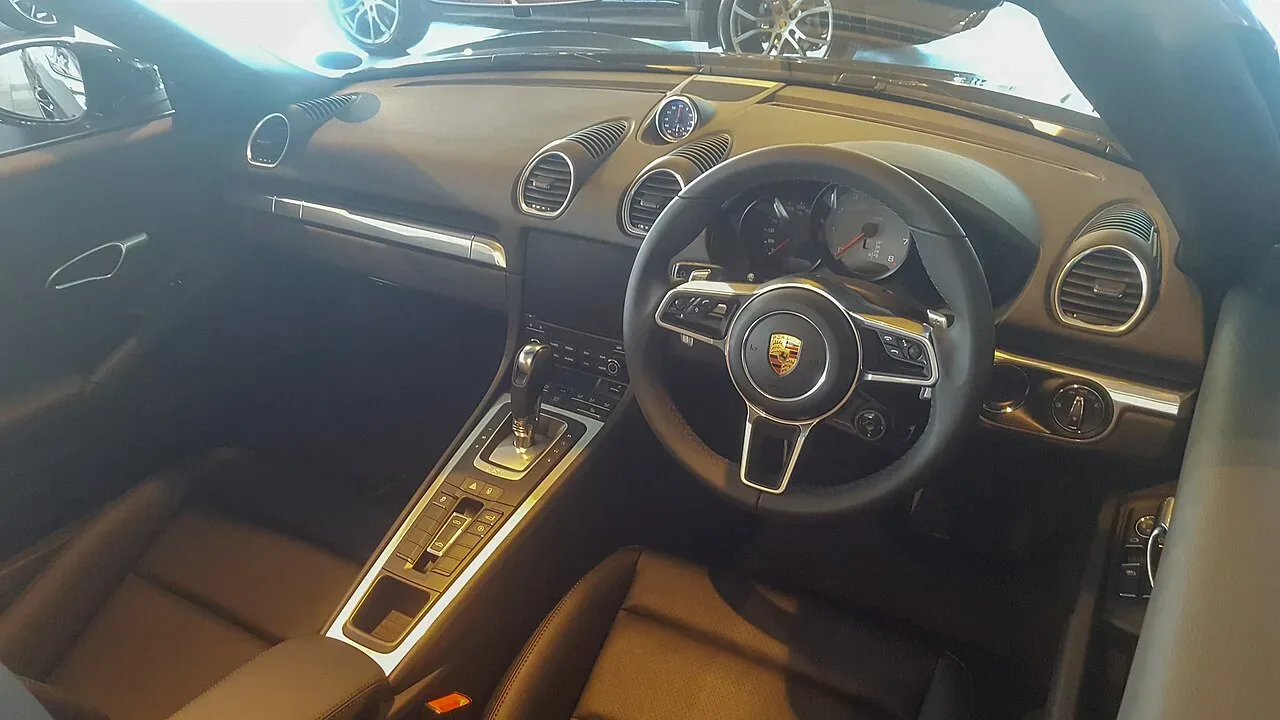 Porsche Boxster, interior