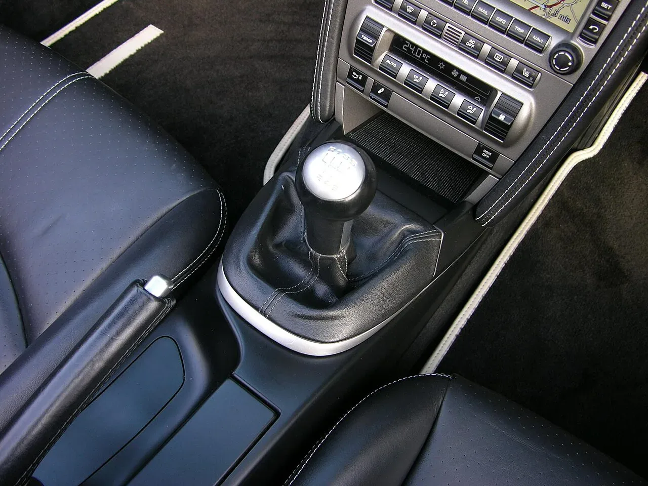 Porsche Carrera 2 S Cabriolet, interior