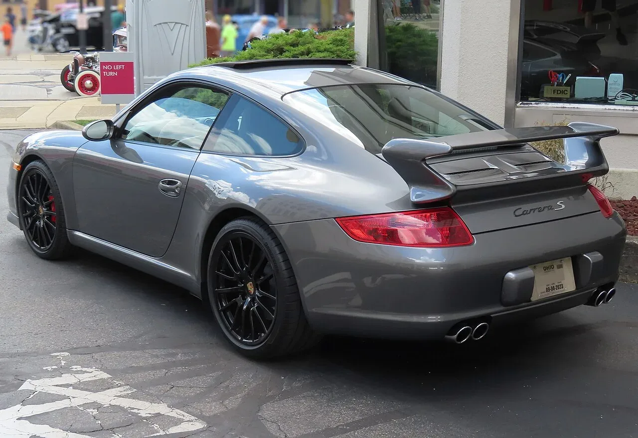 Porsche Carrera 4 Coupe, rear