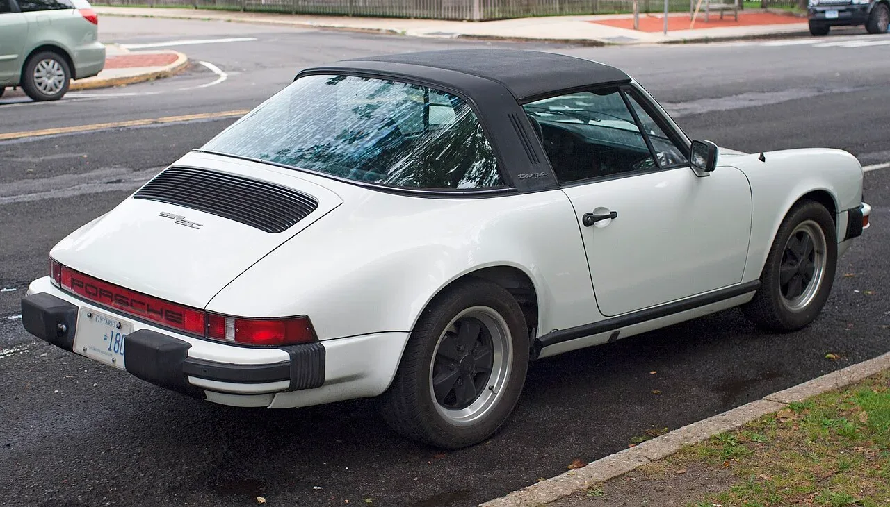 Porsche Carrera 4 S Targa, rear