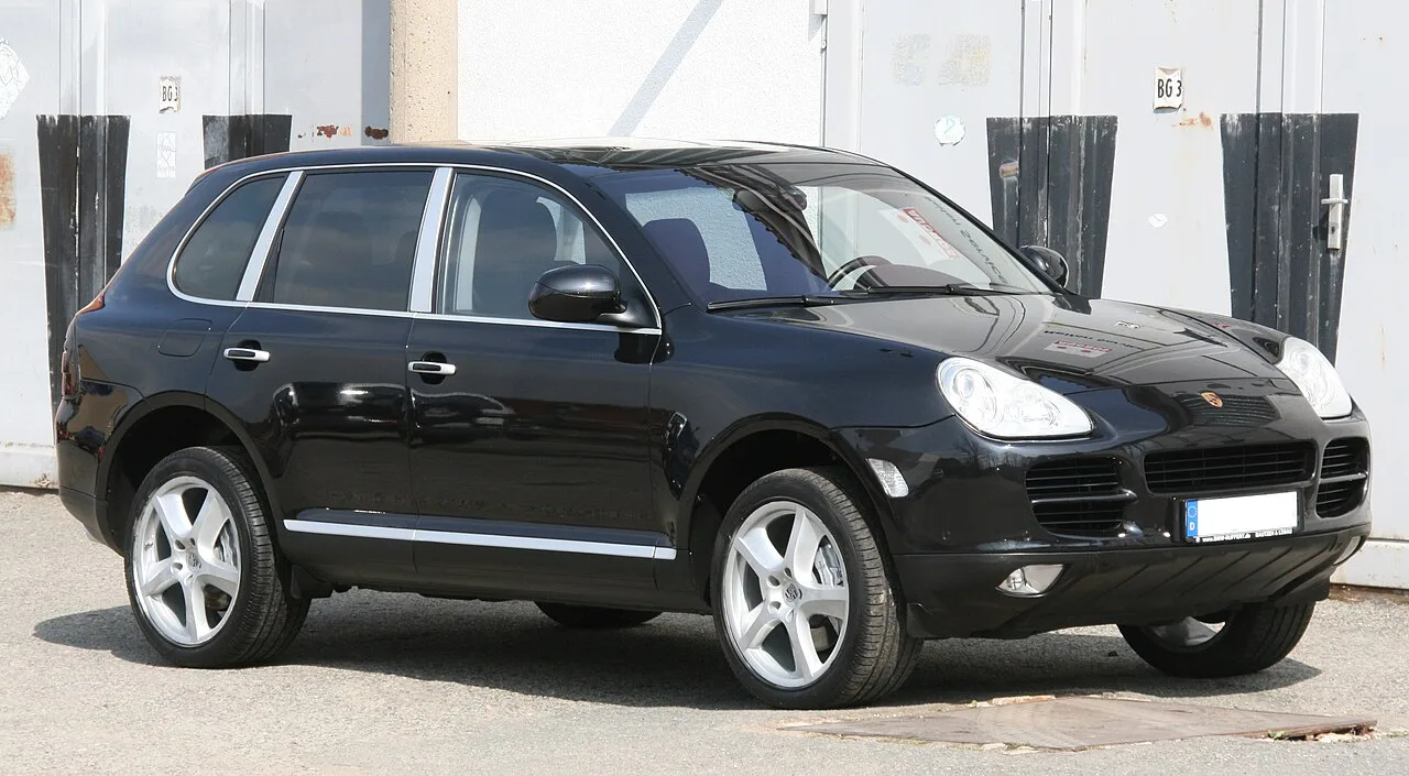 Porsche Cayenne, side