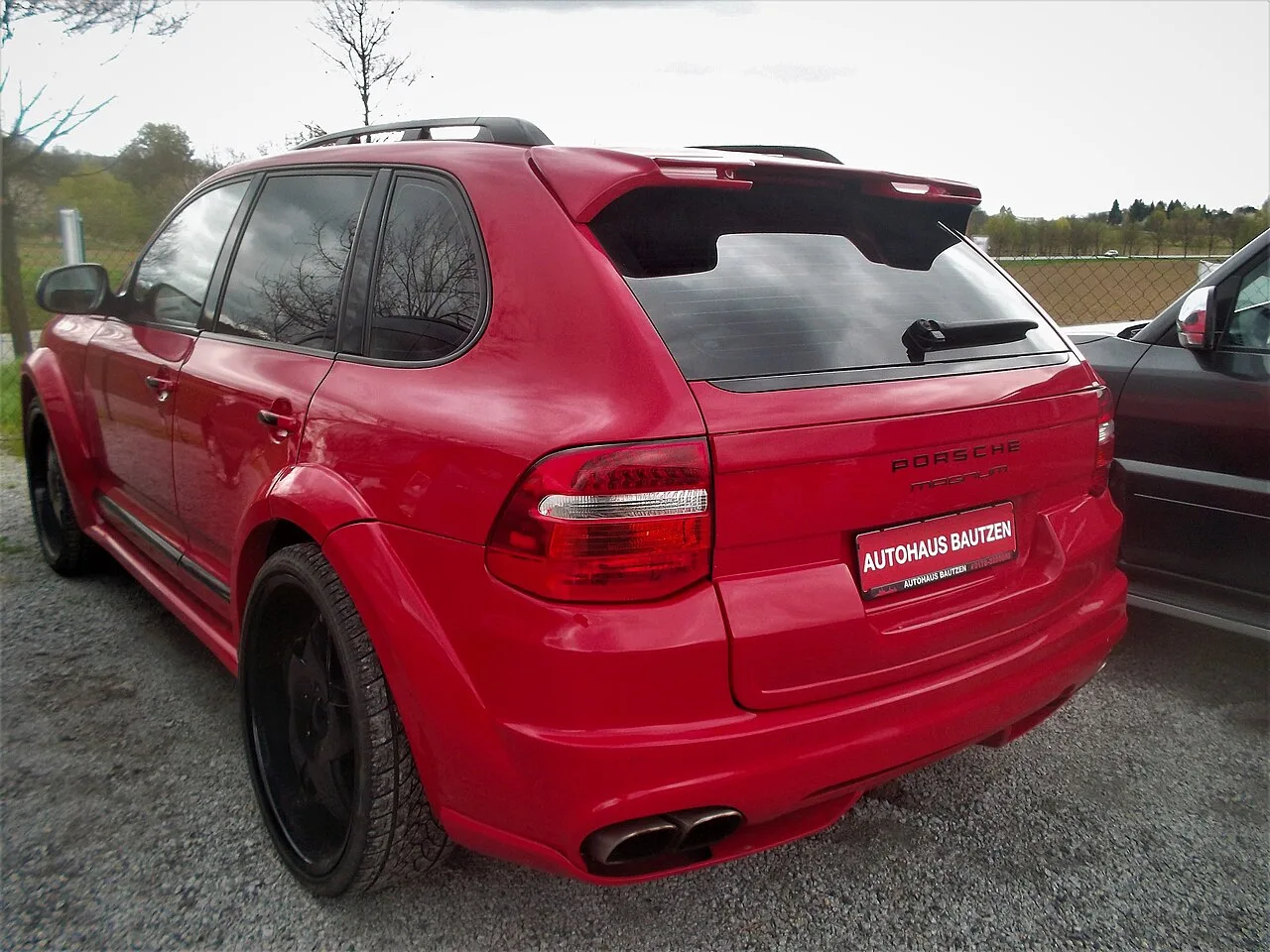 Porsche Cayenne, side
