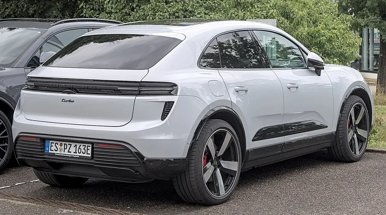 Porsche Macan Electric, rear
