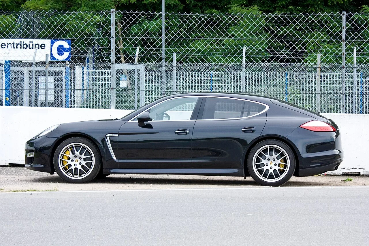 Porsche Panamera, side