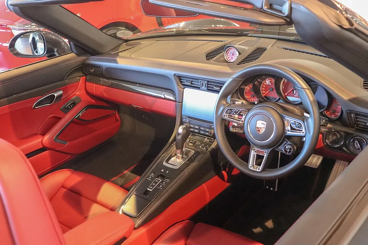 Porsche Turbo 4 911, interior