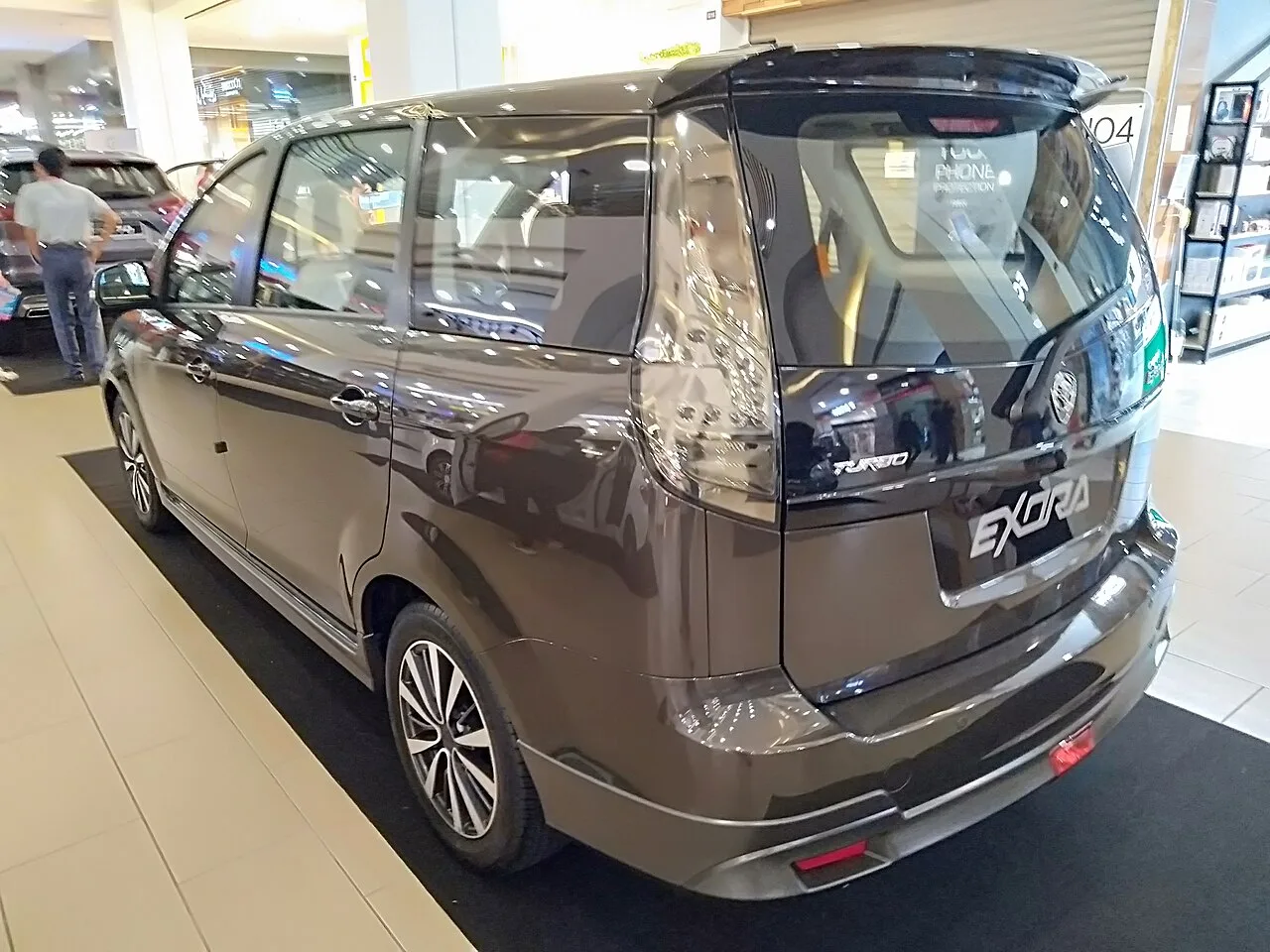Proton Exora, rear
